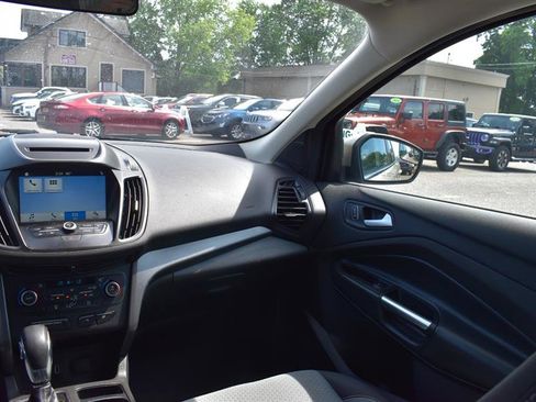 Used 2018 Ford Escape SE w/ SE Sync 3 Package image 21