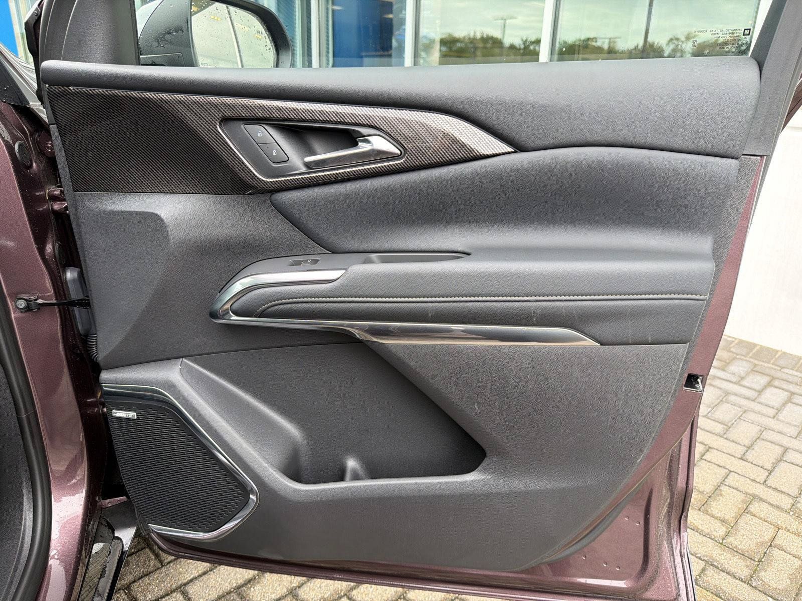Used 2026 Chevrolet Traverse High Country w/ LPO, Floor Liner Package AWD/4WD image 35