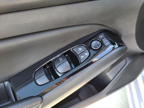 Used 2024 Nissan Altima 2.5 SR w/ SR Premium Package image 16