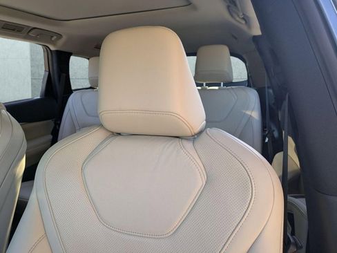 Used 2024 INFINITI QX60 Sensory w/ Cargo Package image 14