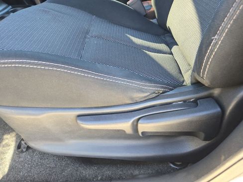 Used 2016 Nissan Versa SV image 16