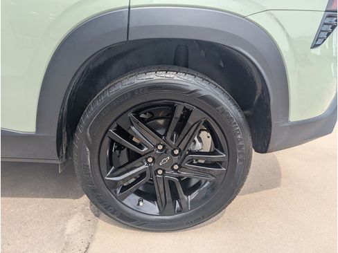 Used 2025 Chevrolet Trax ACTIV w/ Sunroof Package FWD image 9