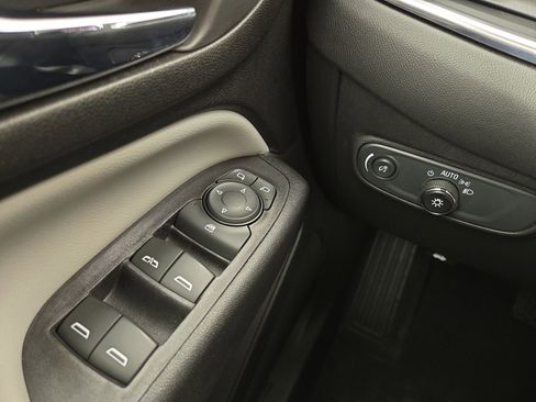 Used 2020 Chevrolet Equinox LS w/ LS Convenience Package FWD image 27