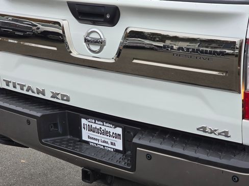 Used 2019 Nissan Titan Platinum Reserve w/ Platinum Utility Package image 11