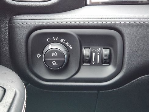 New 2026 RAM 2500 Limited image 29