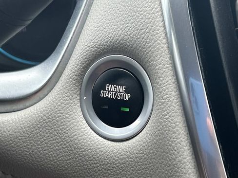 Used 2019 Chevrolet Traverse LT FWD image 33