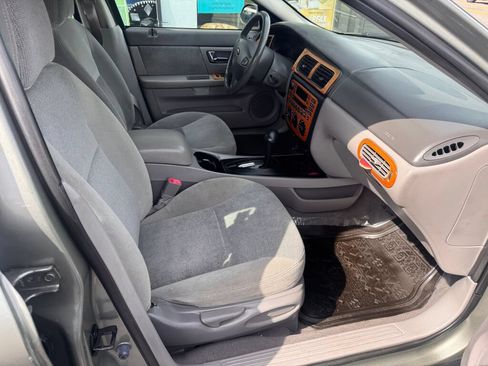 Used 2001 Ford Taurus SE FWD image 13