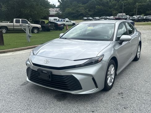 Used 2025 Toyota Camry LE FWD image 1