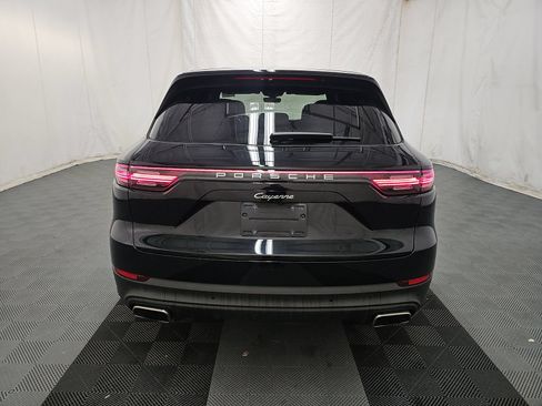 Used 2023 Porsche Cayenne AWD/4WD image 7