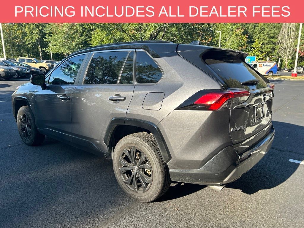 Used 2022 Toyota RAV4 XSE AWD/4WD image 16
