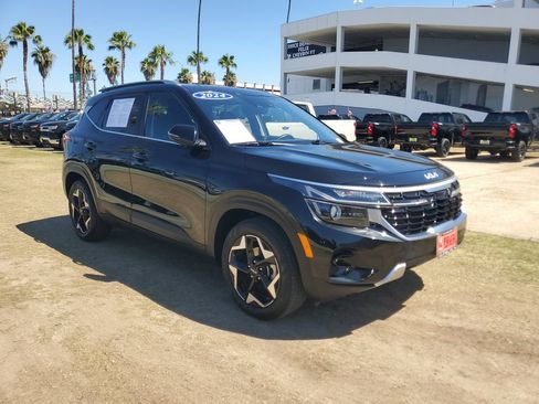 Used 2024 Kia Seltos EX FWD image 5