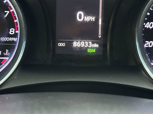 Used 2018 Toyota Camry SE w/ Convenience Package FWD image 23