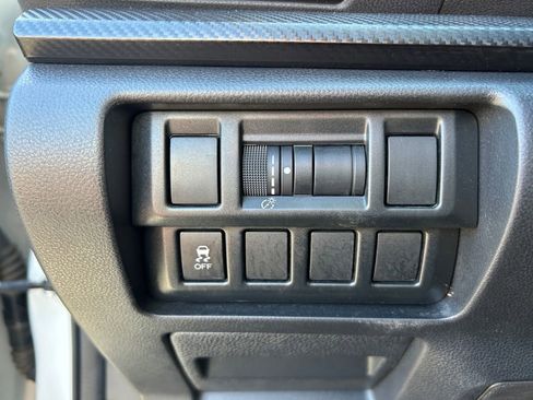 Used 2018 Subaru Crosstrek 2.0i Premium AWD/4WD image 20