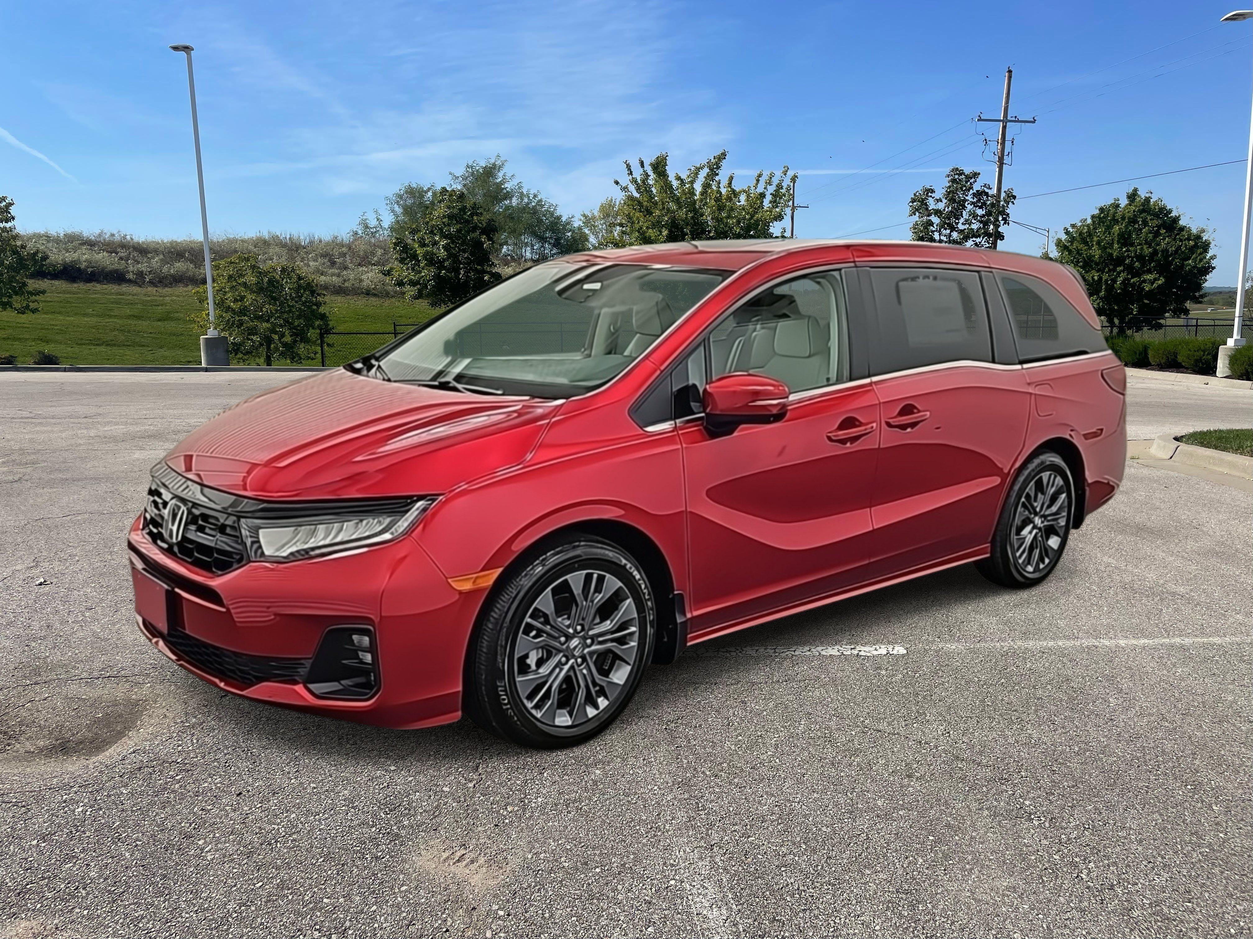 New 2026 Honda Odyssey Touring image 1