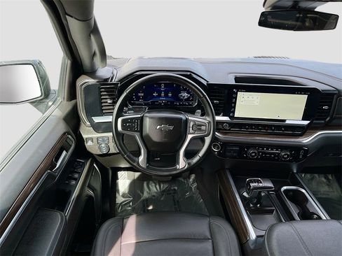 Used 2024 Chevrolet Silverado 1500 LT Trail Boss w/ Convenience Package II image 23