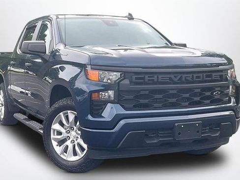 Used 2022 Chevrolet Silverado 1500 Custom AWD/4WD image 1