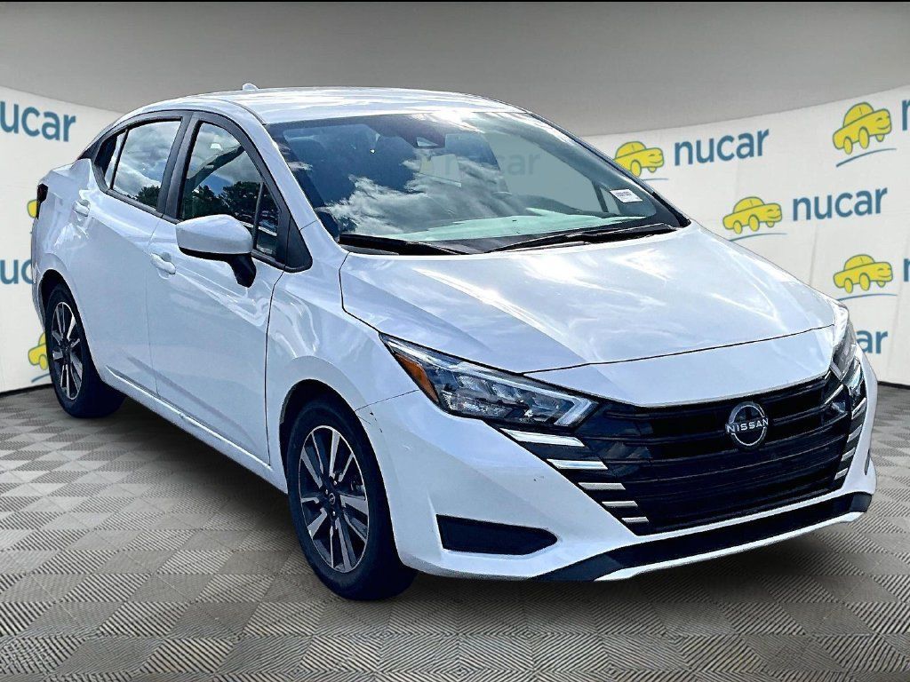 Used 2025 Nissan Versa SV FWD image 1