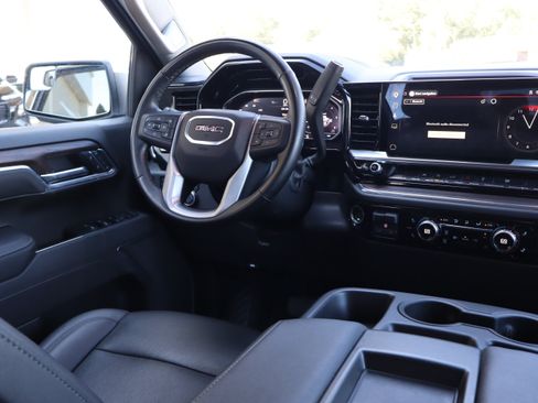 Used 2025 GMC Sierra 1500 SLT AWD/4WD image 14