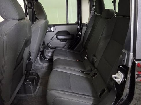 Used 2022 Jeep Gladiator Willys image 29