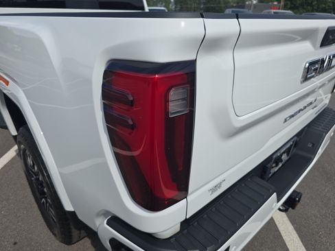 Used 2024 GMC Sierra 2500 Denali Ultimate w/ Max Trailering Package AWD/4WD image 36
