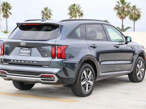 Used 2021 Kia Sorento S w/ Panoramic Sunroof Package image 7