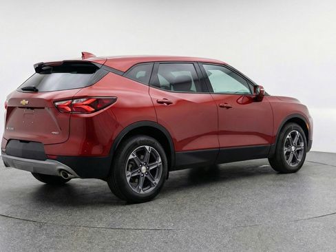 Used 2025 Chevrolet Blazer LT image 9