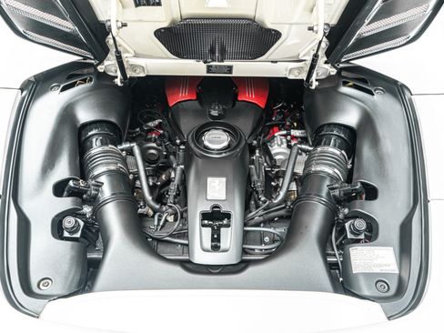 Used 2018 Ferrari 488 Spider RWD image 12