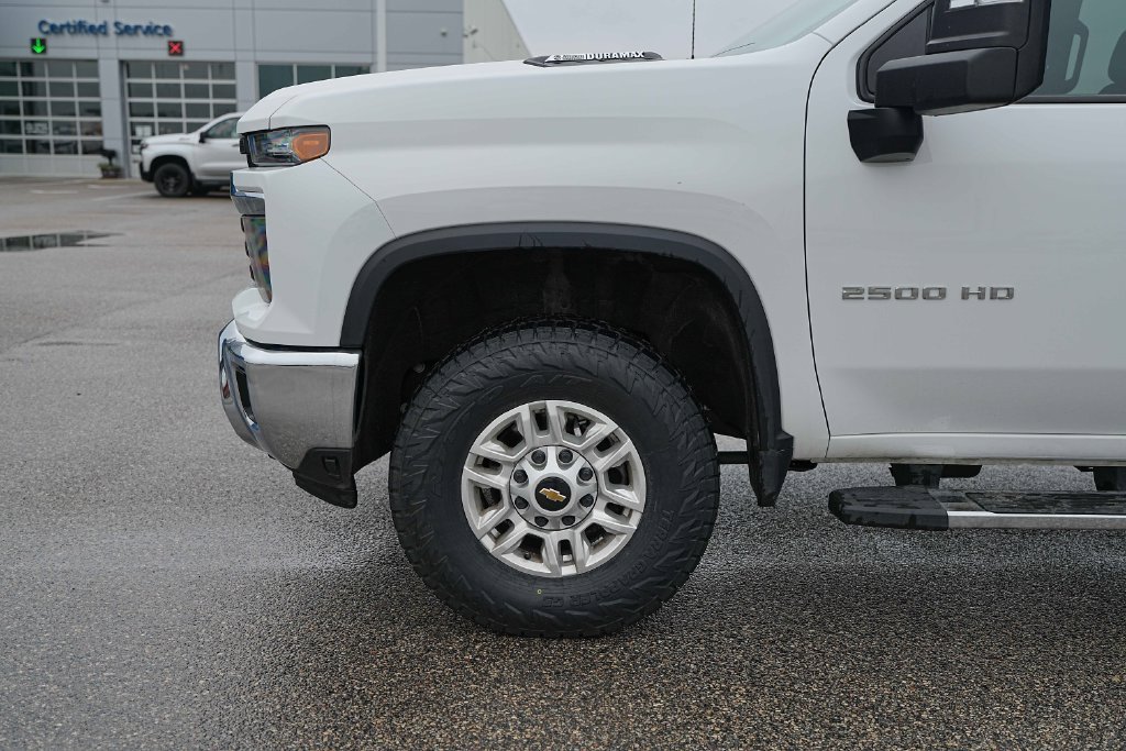 Used 2025 Chevrolet Silverado 2500 LT w/ Convenience Package AWD/4WD image 12
