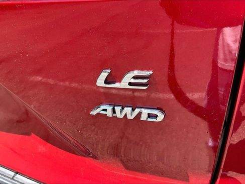 Used 2022 Toyota Corolla Cross LE AWD/4WD image 8