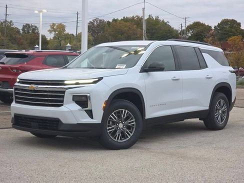 New 2026 Chevrolet Traverse LT w/ LPO, Floor Liner Package image 2