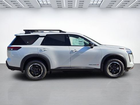 New 2026 Nissan Pathfinder Rock Creek w/ Rock Creek Premium Package AWD/4WD image 3