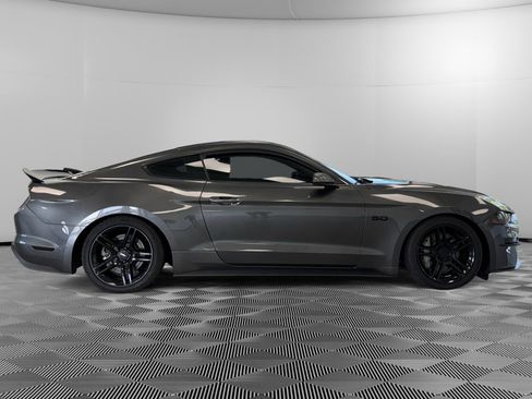 Used 2018 Ford Mustang GT Premium w/ Black Accent Package RWD image 9