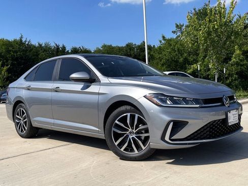 New 2025 Volkswagen Jetta SE image 6