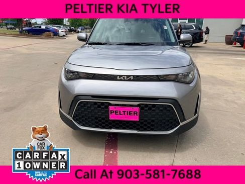 Certified 2025 Kia Soul LX w/ LX Technology Package FWD image 2