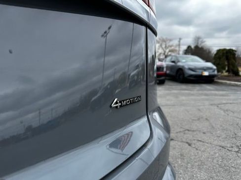 Used 2025 Volkswagen Atlas Cross Sport SE image 9