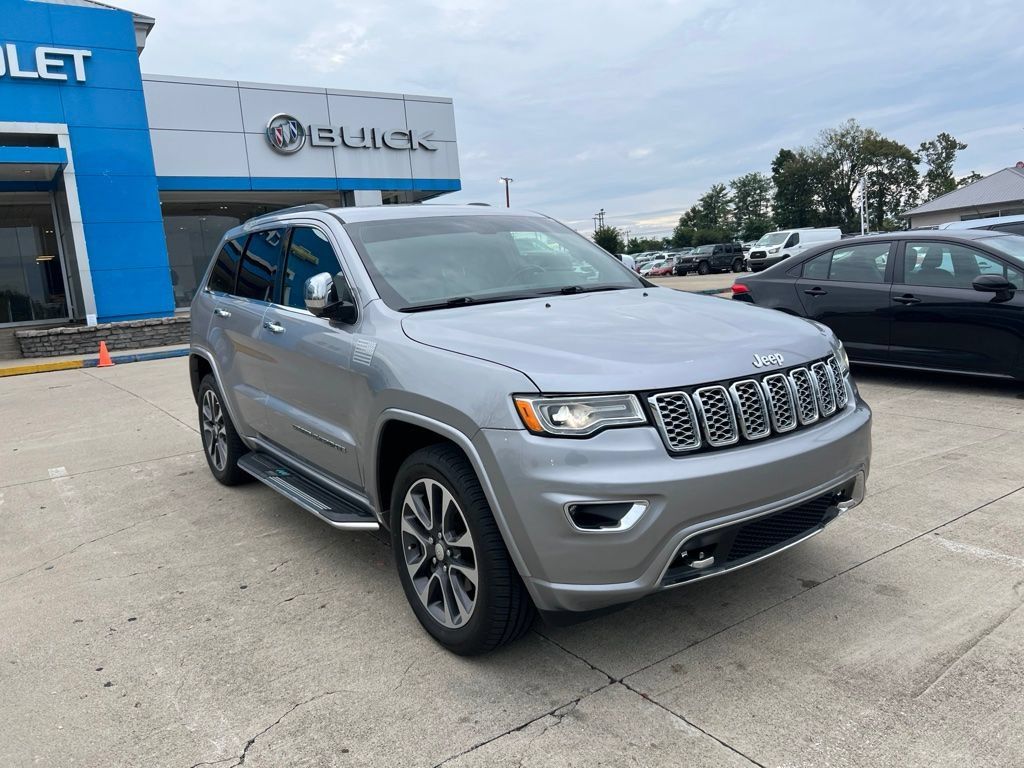Used 2018 Jeep Grand Cherokee Overland AWD/4WD image 2