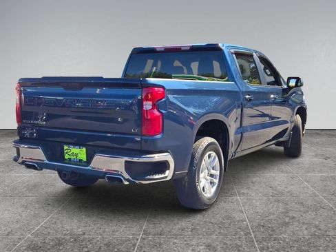 Used 2022 Chevrolet Silverado 1500 LT w/ Z71 Off-Road Package AWD/4WD image 7