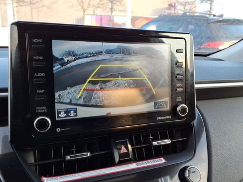 Used 2022 Toyota Corolla Cross XLE w/ Convenience Package image 12