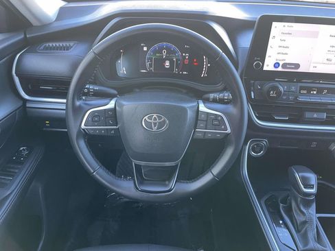 Used 2025 Toyota Grand Highlander AWD image 26