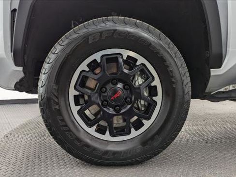 Used 2024 Toyota Tacoma TRD Off-Road image 29