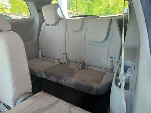 Used 2021 Kia Sedona LX image 19