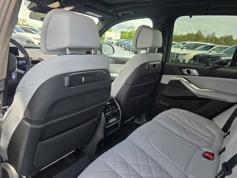 New 2026 BMW X5 sDrive40i w/ Climate Comfort Package RWD image 10