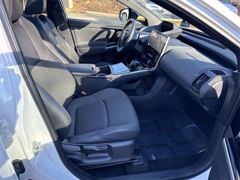 Used 2024 Toyota bZ4X XLE w/ Weather Package image 9