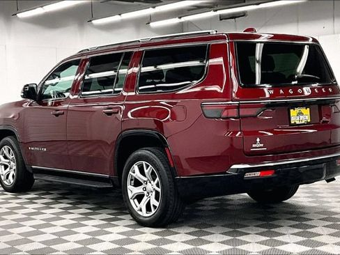 Used 2022 Jeep Wagoneer Series II AWD/4WD image 3