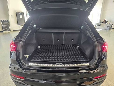 New 2025 Audi Q3 2.0T Premium image 14