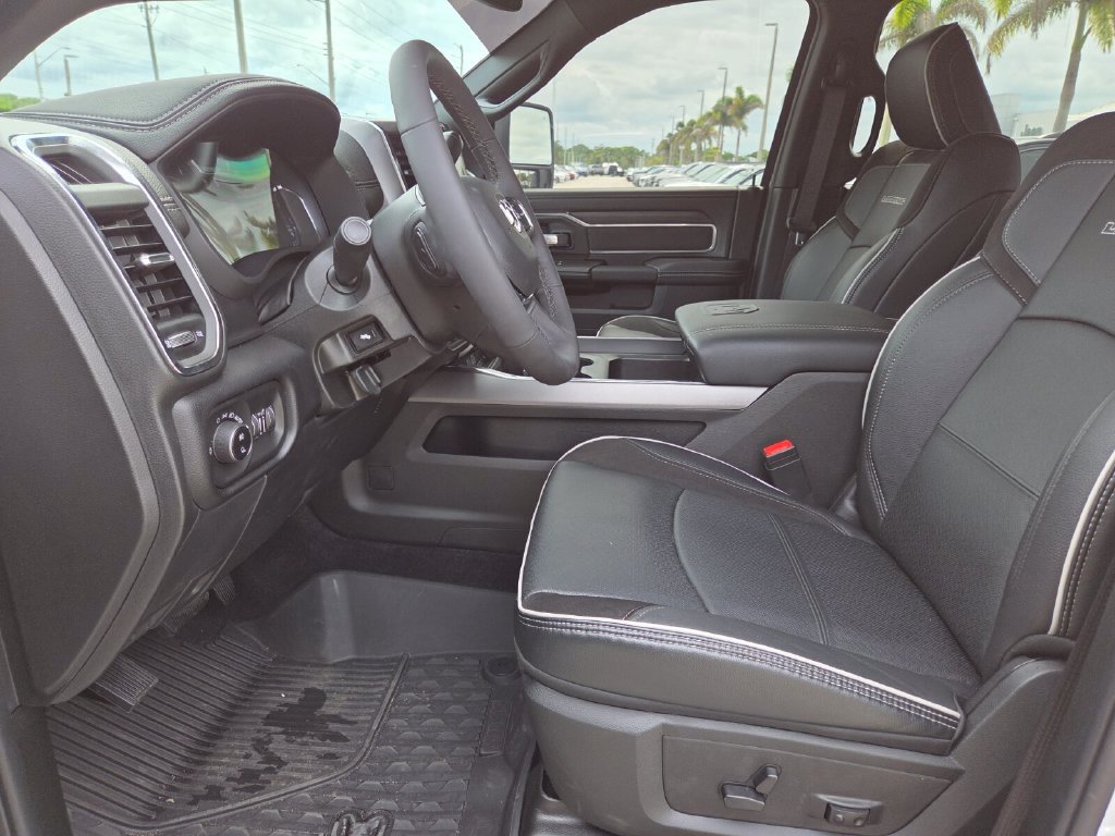 Used 2026 RAM 3500 Laramie w/ Towing Technology Group AWD/4WD image 28