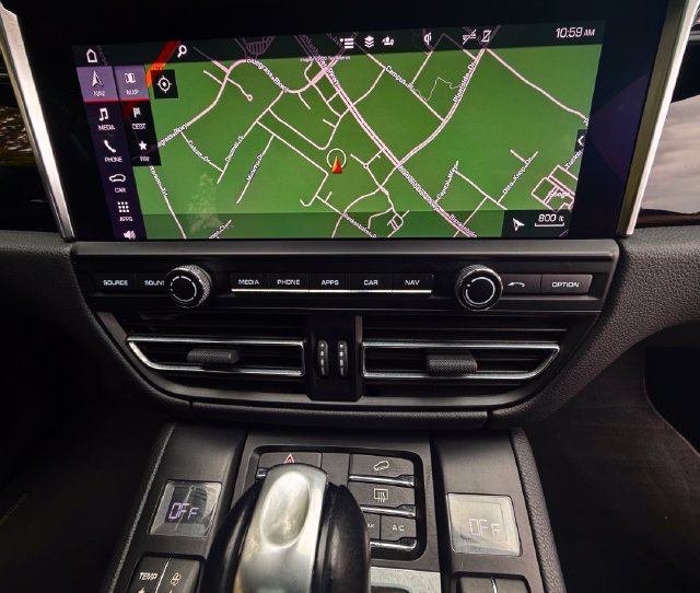 Used 2023 Porsche Macan AWD/4WD image 29