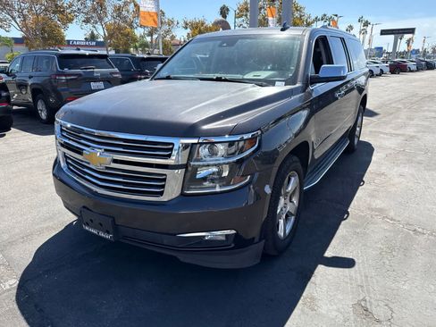Used 2017 Chevrolet Suburban Premier RWD image 1