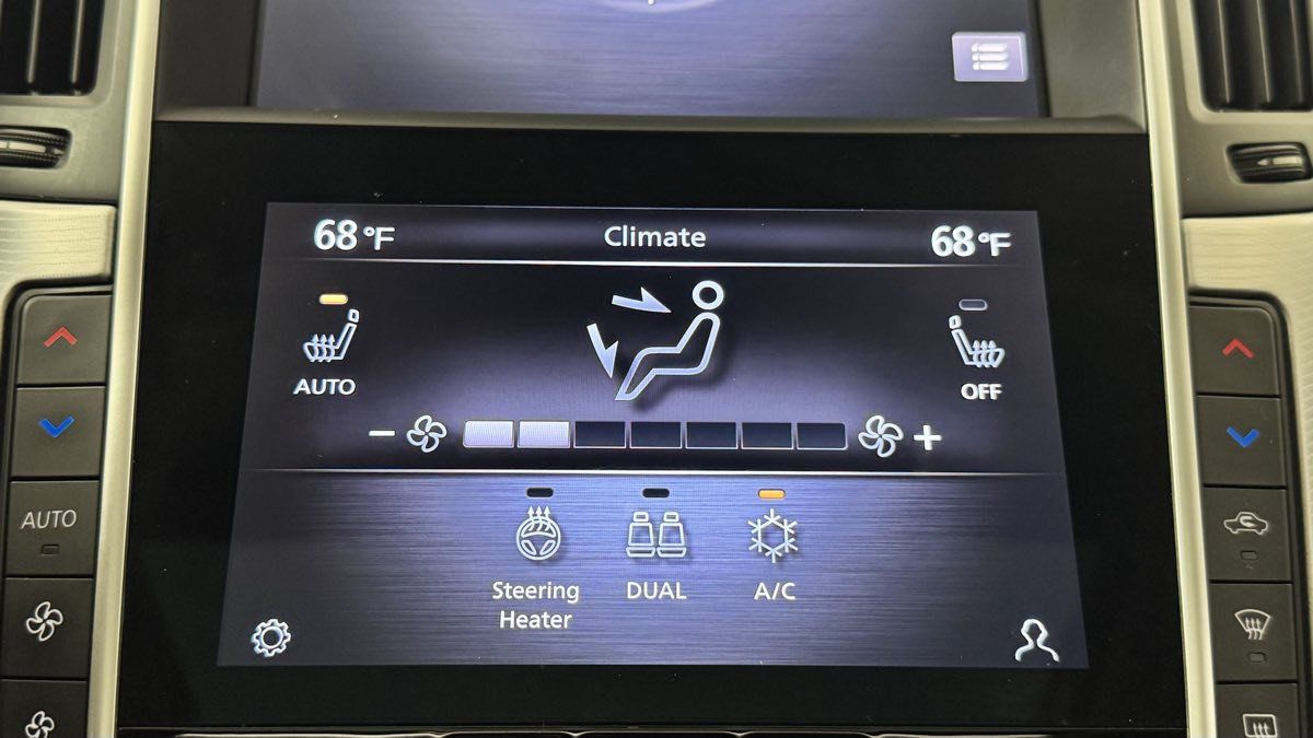 Used 2021 INFINITI Q50 Luxe w/ Seat & Sound Package RWD image 32