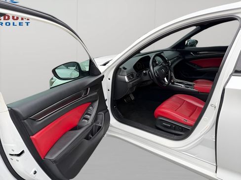 Used 2019 Honda Accord Sport image 31